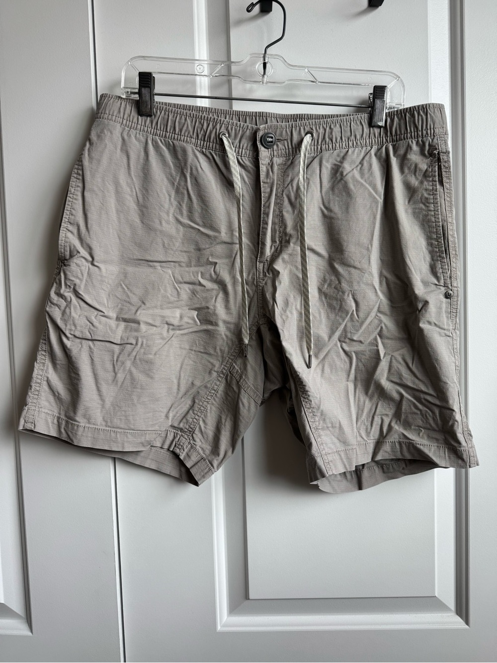 Vuori Men's Ripstop Short Size Large Tan Khaki V370